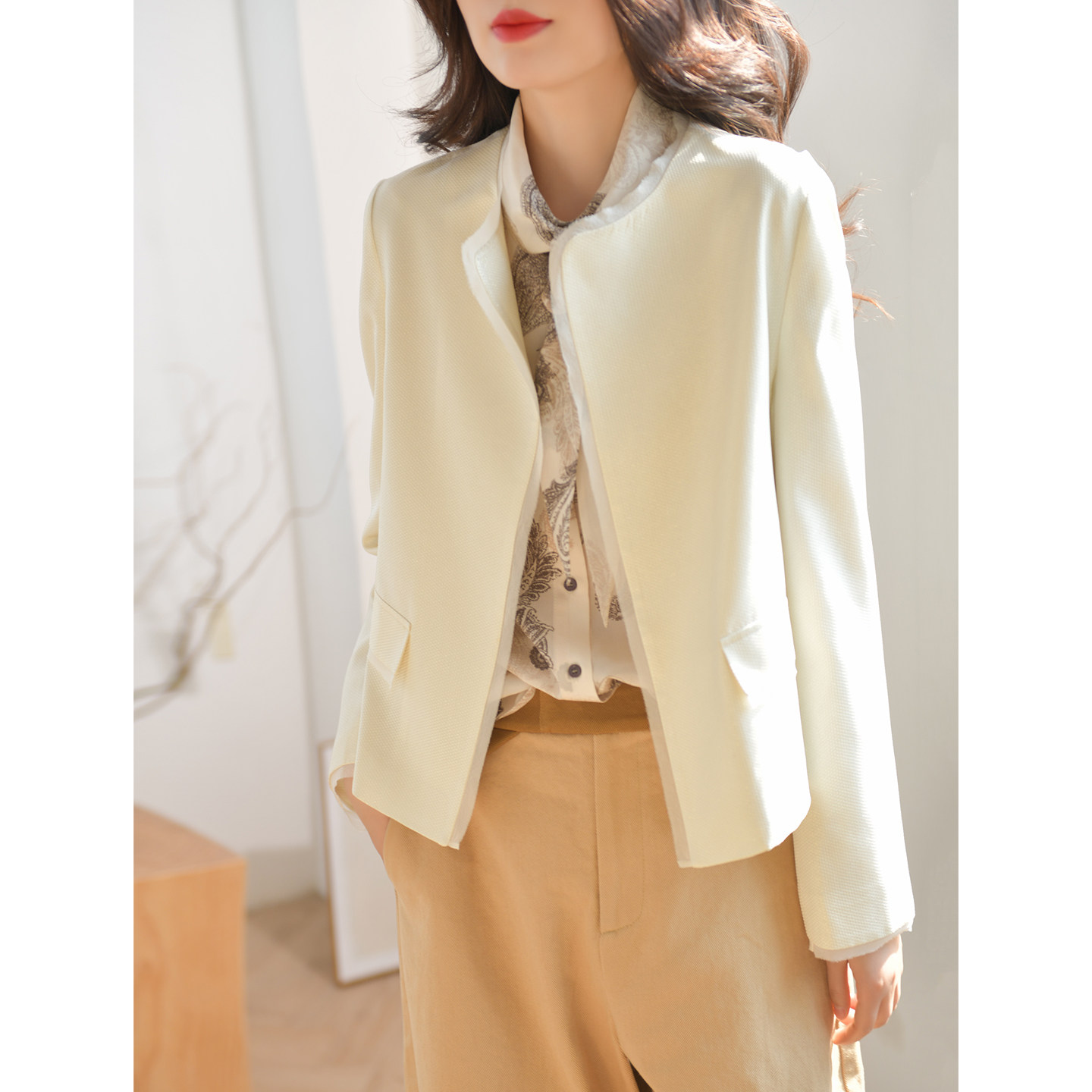 GESGOO知性优雅白色真丝西装女春装小外套短款通勤显瘦简约开衫