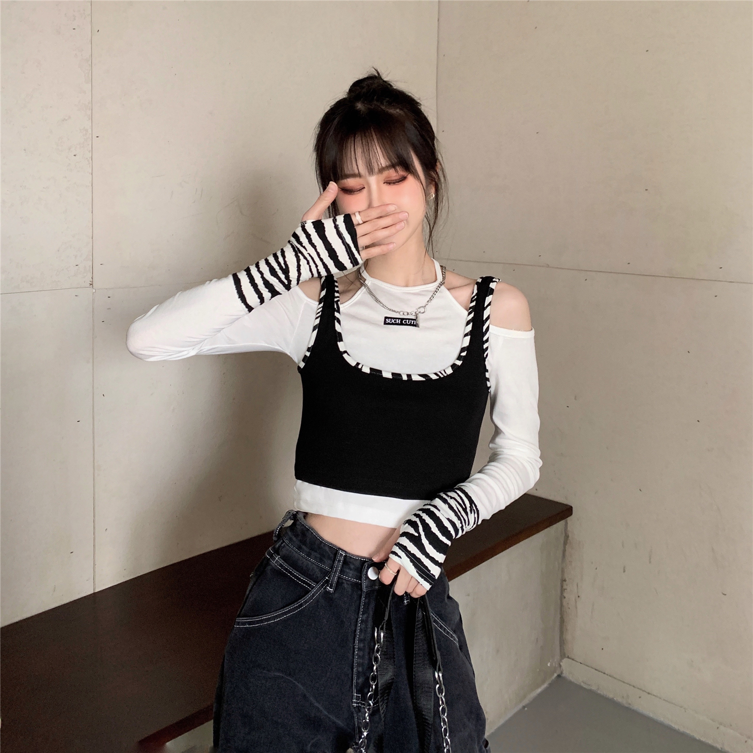 Real Price vintage zebra pattern contrast stitching fake two piece neck strap long sleeve