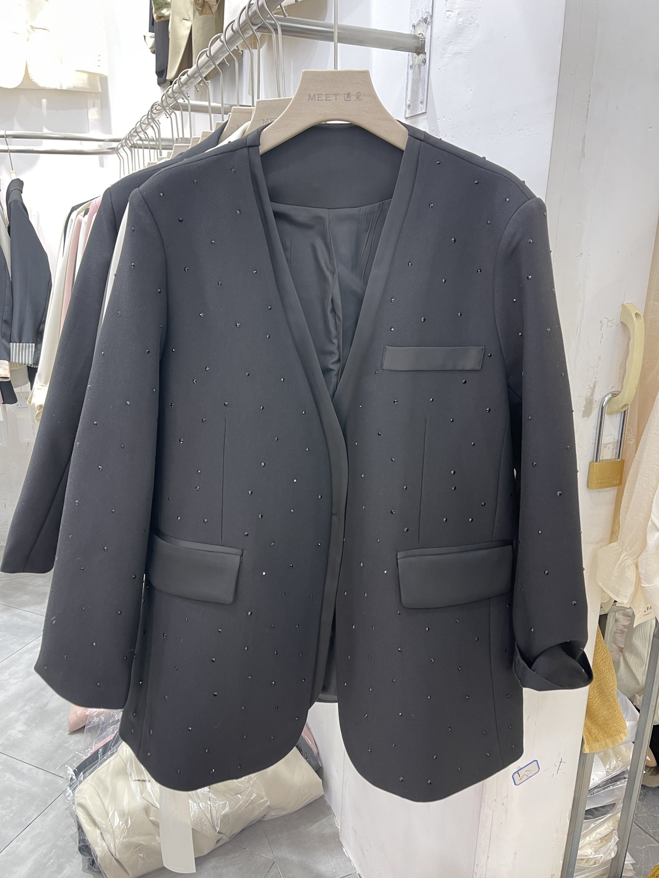 现货烫钻西装外套重工宽松假两件