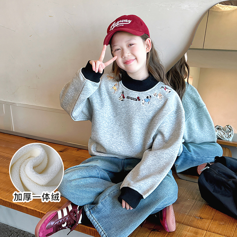一体绒加厚女童洋气落肩卫衣儿童长袖宽松上衣大童2025冬装新款