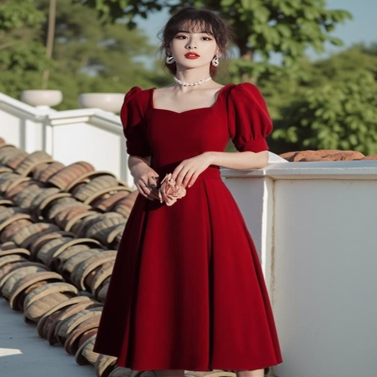 优雅方领短袖A字裙高端轻奢礼服