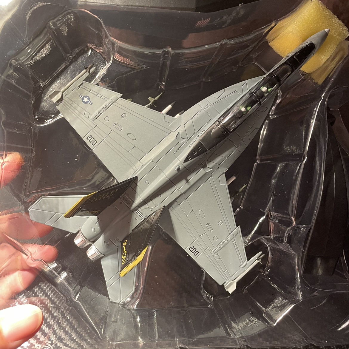 合金飞机F/A-18大黄蜂战机成品金属模型带武器机轮固定配支架摆件