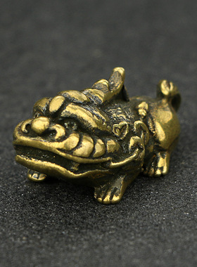 仿古纯黄铜咬钱貔貅手把件桌面茶宠小摆件迷你瑞兽古玩工艺品