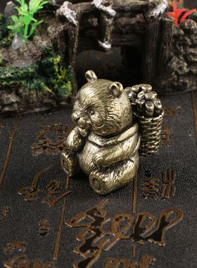 国宝大熊猫花花可爱背竹篓熊猫黄铜摆件古铜