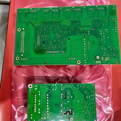 ZINT-592 ZPOW-591 ACS880-01-430A-3驱动板和风机电源板各一块