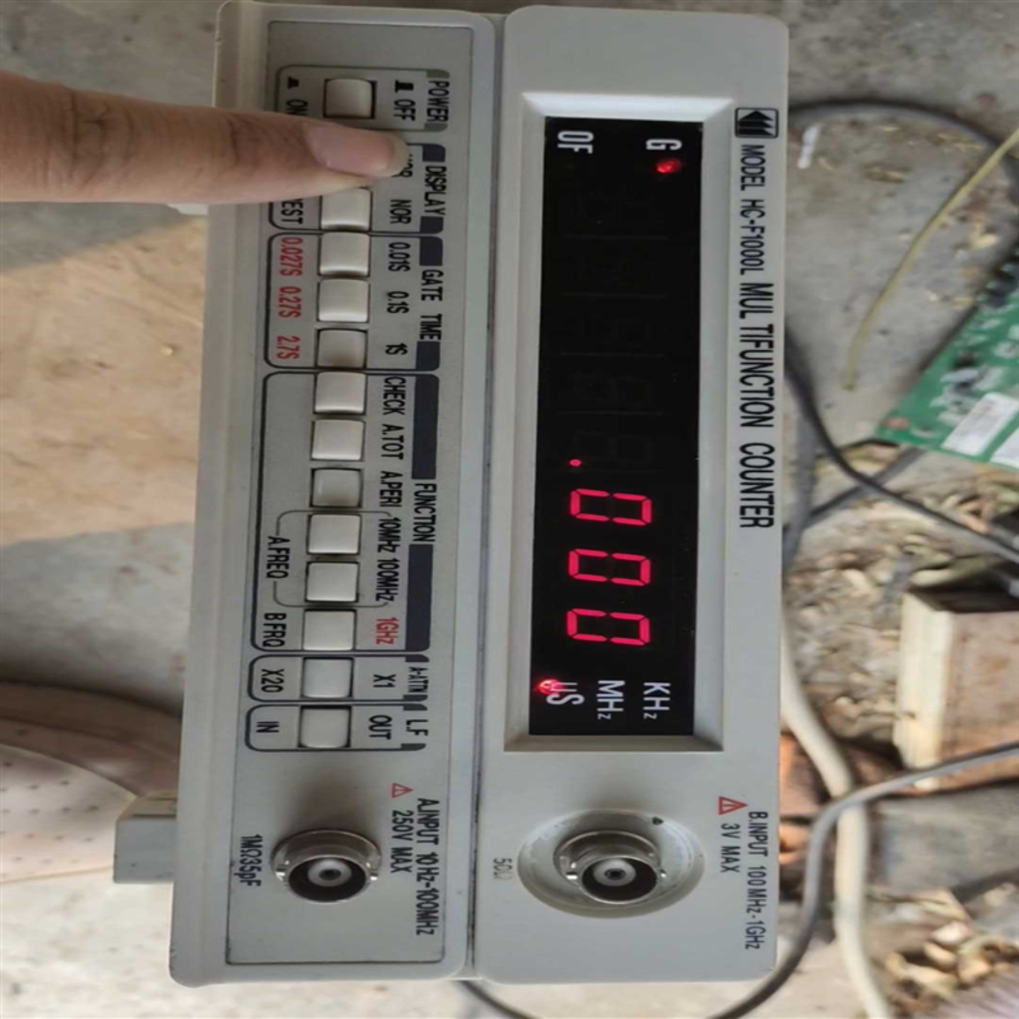 售前询价议价多功能频率计HC-F1000C 高精度频率计 数字频率计成