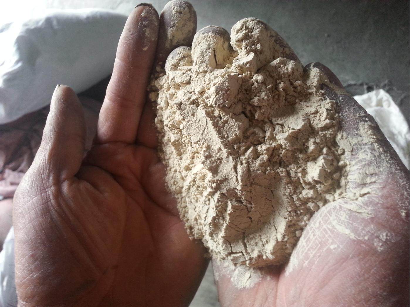 厂家黏土耐火优质白泥浇注料直销炮泥广西白泥添加剂粘土广西