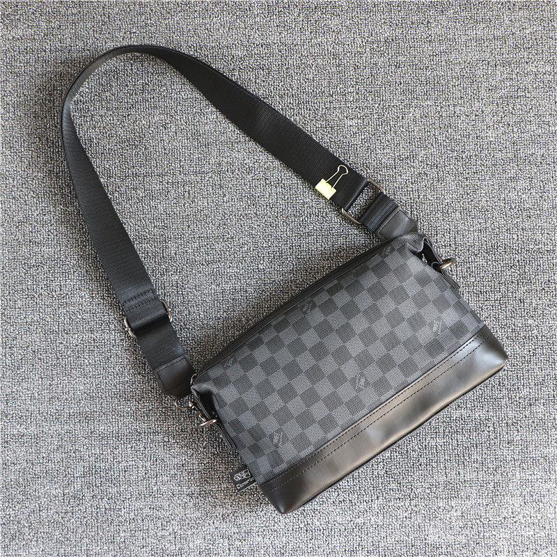 商务休闲男士小包日韩格子手抓包青年单肩包潮牌大容量ipad斜挎包