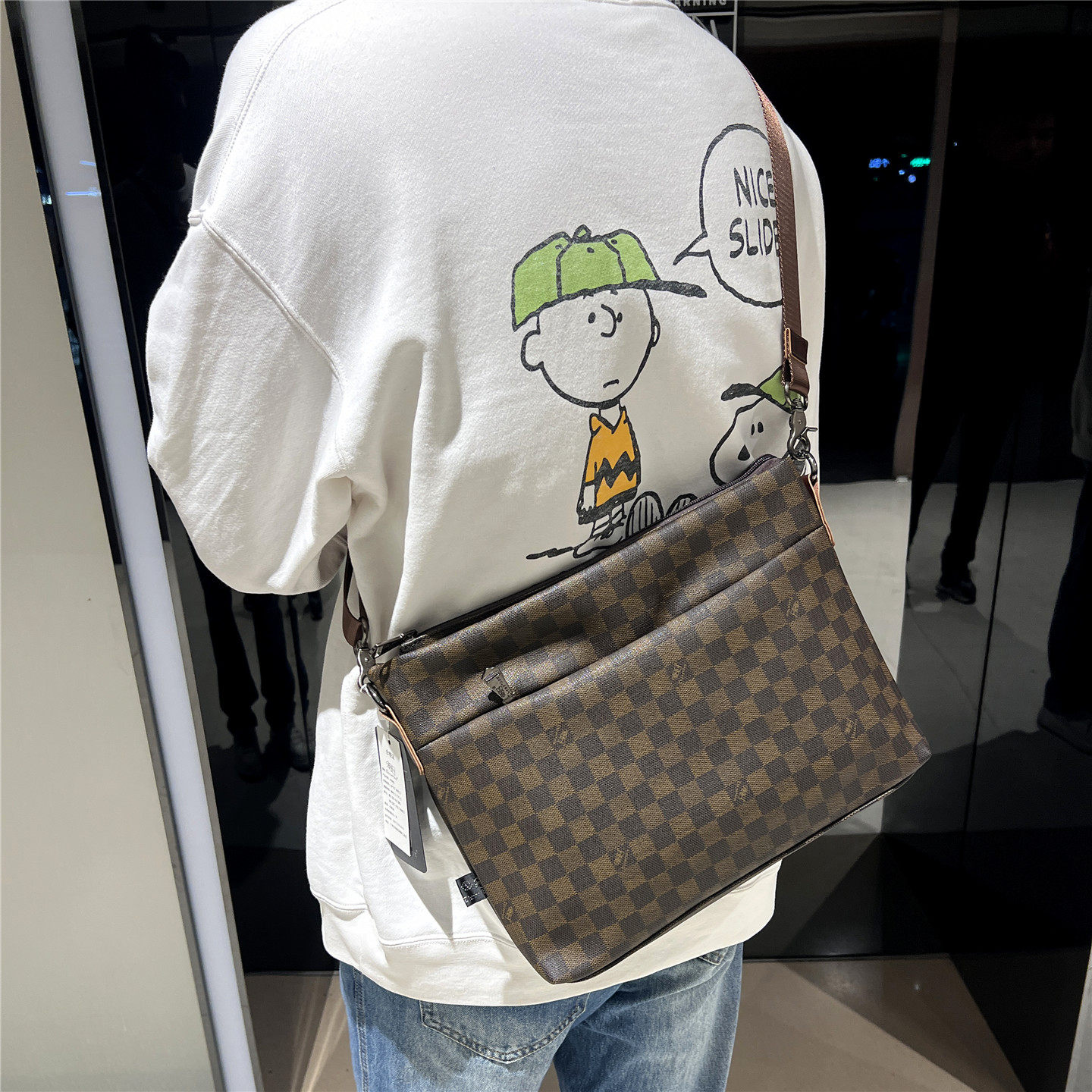 threebox潮牌男士单肩包格子男包商务休闲大容量斜挎包信封手拿包