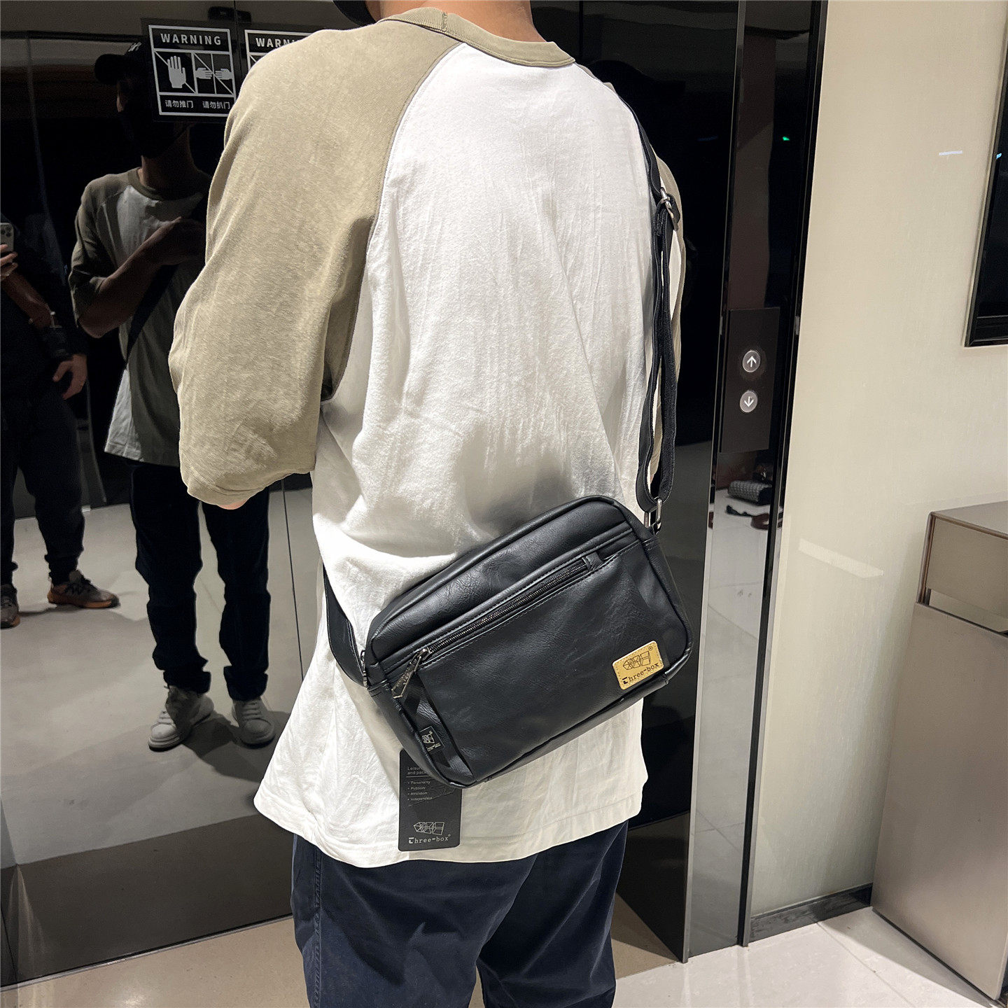 日韩男士斜挎包潮男包横款单肩包休闲青年通勤背包时尚多隔层小包