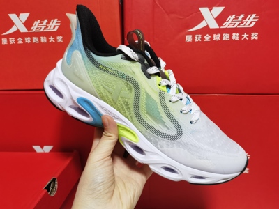 特步41码男鞋运动鞋男休闲舒适男鞋时尚防滑跑步鞋男