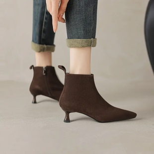 4cm尖头小跟侧拉链短靴女2026秋冬季新款加绒磨砂翻毛皮猫跟踝靴