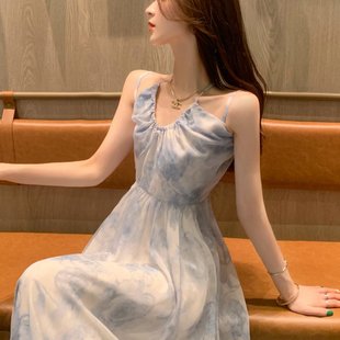 裙子 法式 碎花挂脖吊带连衣裙女海边度假纯欲长裙2025夏季 新款 女装