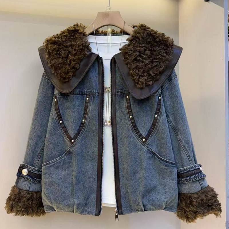 深蓝色娃娃领A字裙羊羔毛休闲