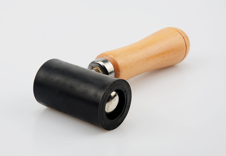 粘贴墙纸壁纸工具 壁纸工具 墙纸接缝压轮 小号黑色橡胶压轮滚轮