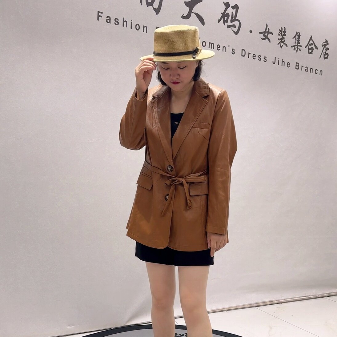 9827芮娜依莲秋款新品带衬P常规大码外套
