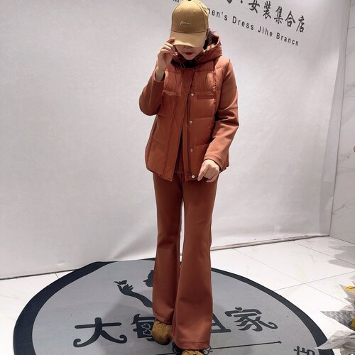 9711芮娜依莲初冬新品羽绒马甲瑜伽面料开衫搭配加绒裤三件套大码