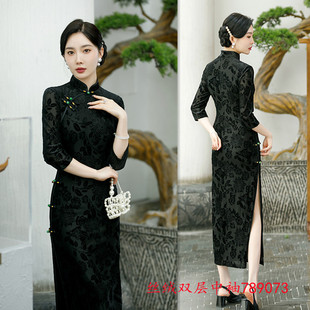 老上海复古国风丝绒长款中袖旗袍2025春夏新款中老年女士大码旗袍