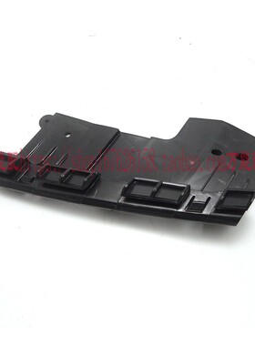 适用颐达骐达050607080910年款前大灯支架 大灯支架 固定支架配件