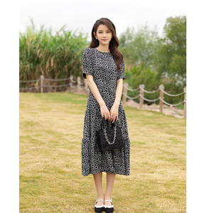 RM13148#小雏菊法式复古碎花连衣裙女收腰显瘦气质轻熟风小黑裙