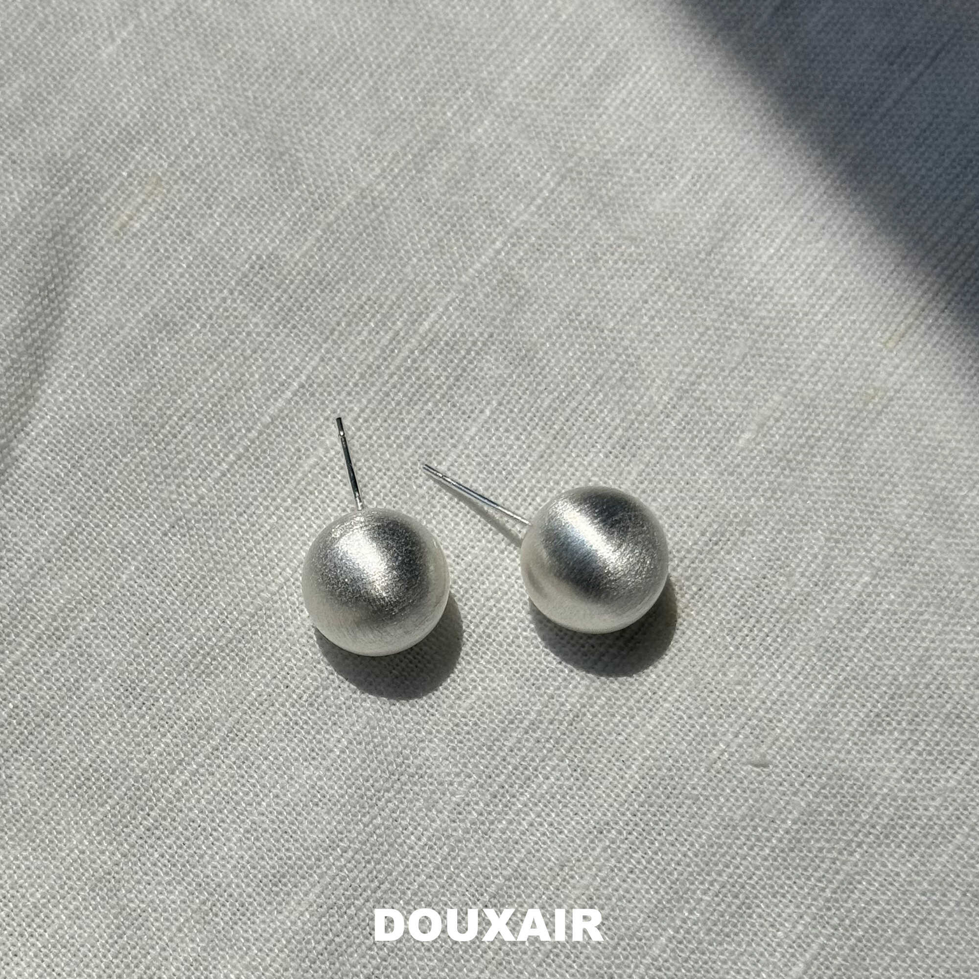 拉丝重工球型耳钉金属