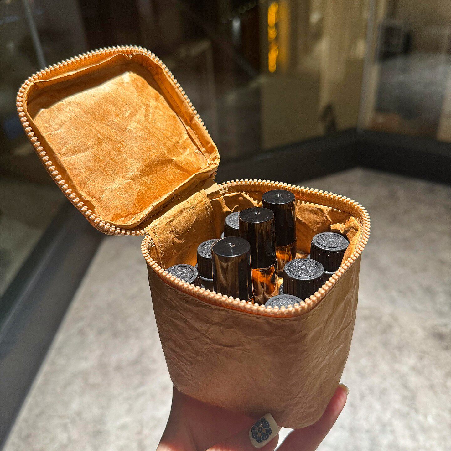 创意杜邦纸精油收纳包轻便防水耐污放口红唇膏化妆品旅行收纳神器