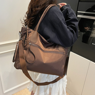 休闲尼龙布大容量包包女2025新款 春夏斜挎包通勤单肩包短途旅行包