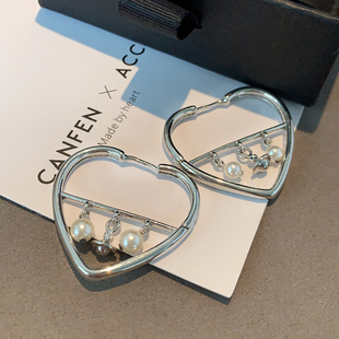 西太家爱心耳环2025新款爆款高级感耳扣流苏土星珍珠耳坠朋克耳饰