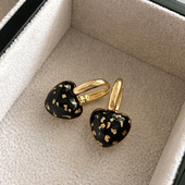 鎏金爱心耳环2026新款 高级感金属耳扣轻奢欧美风小众黑色耳饰 爆款