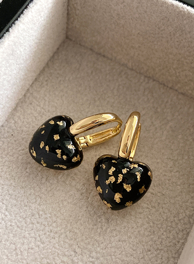 鎏金爱心耳环2026新款爆款高级感金属耳扣轻奢欧美风小众黑色耳饰
