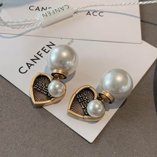 XMR朋克小香风字母爱心珍珠耳环