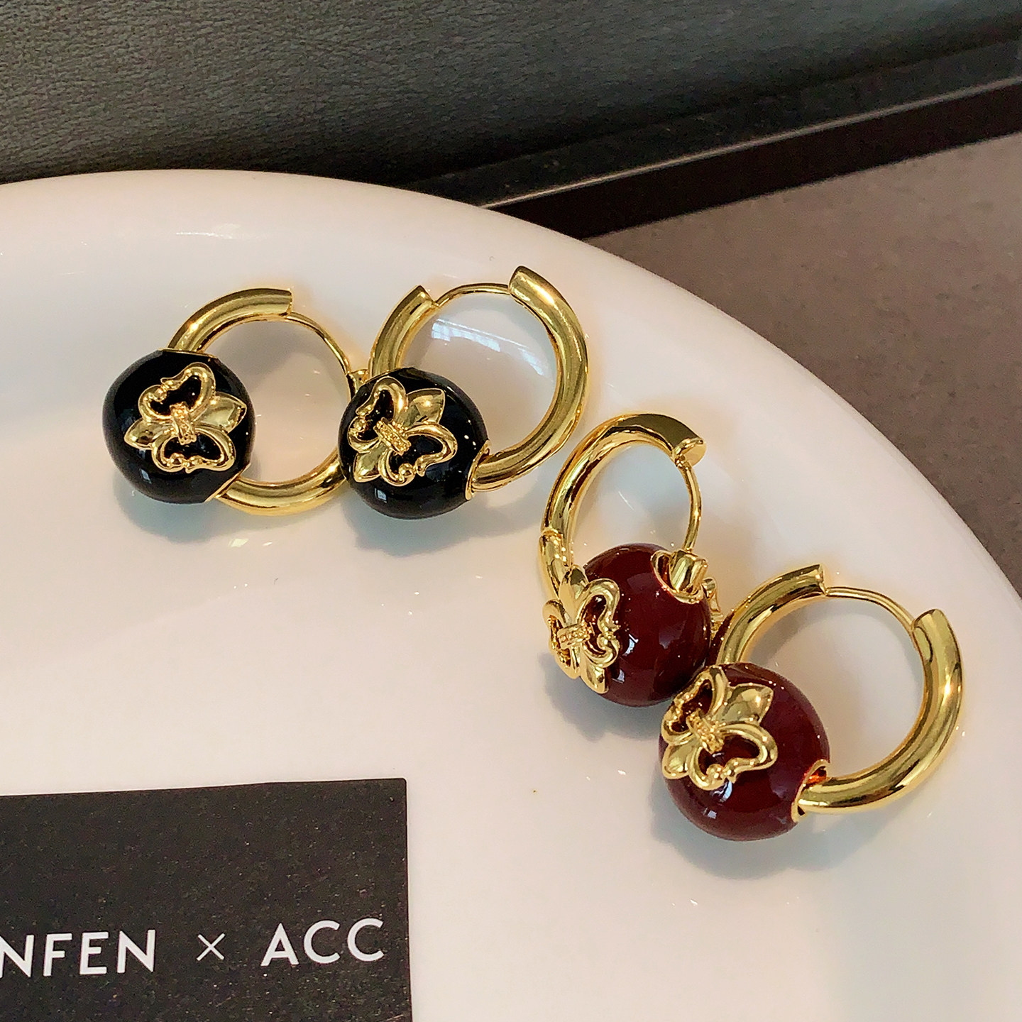 红色珐琅球球耳环2026新款爆款高级感耳圈十字架耳饰金属圈圈耳扣