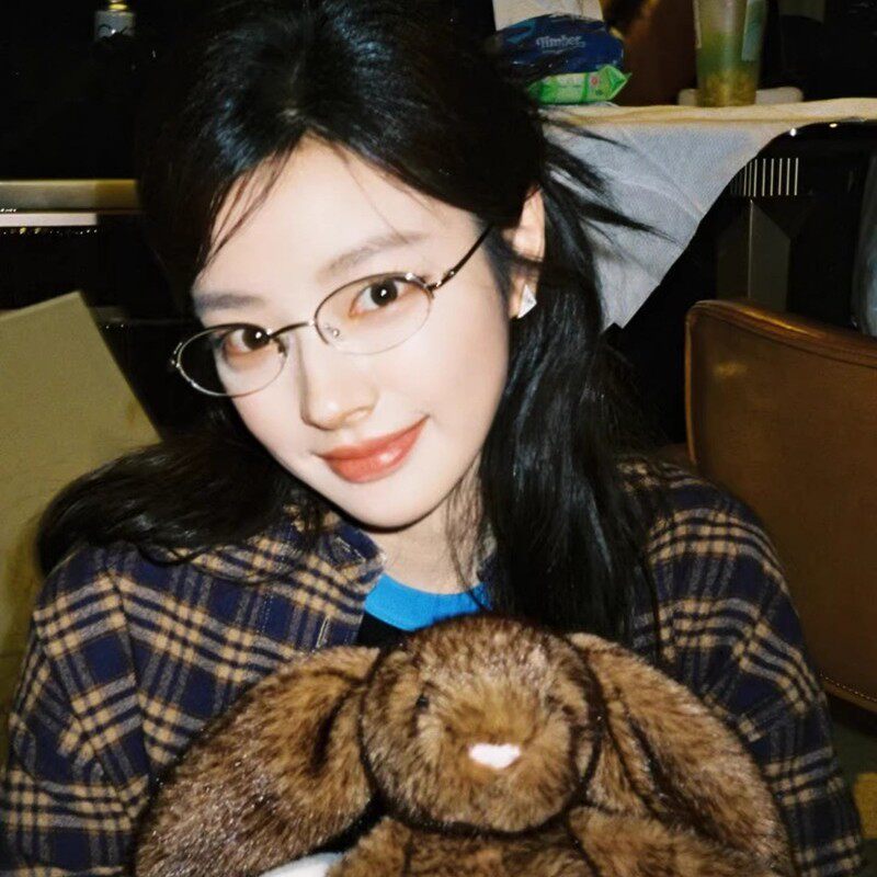 徐若涵同款近视眼镜女复古椭圆超轻金属半框书呆子清冷感素颜镜架
