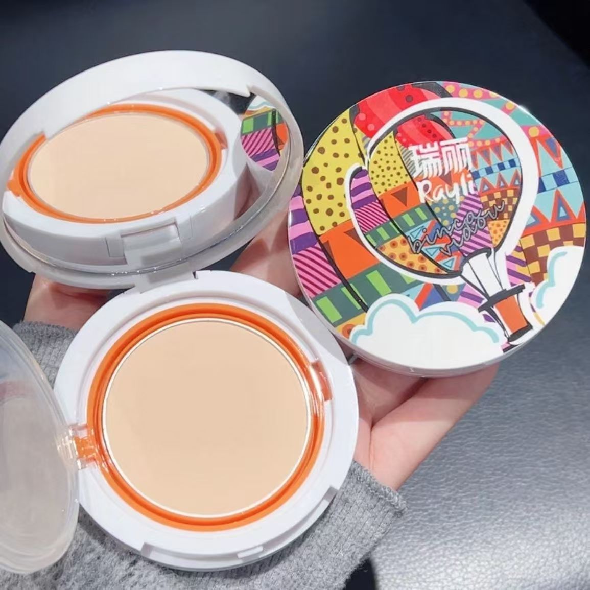 卞卡瑞丽联名款轻薄粉饼透气细致肌肤持久不易脱妆定补妆控油