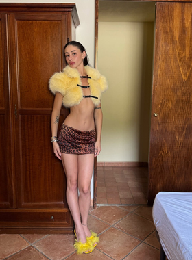 现货 Fanci 黄色彼得潘领超短款人造皮草坎肩小上衣