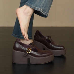 NNMISS·34-39/8cm坡跟尖头浅口丁字带复古羊皮百搭高跟通勤单鞋