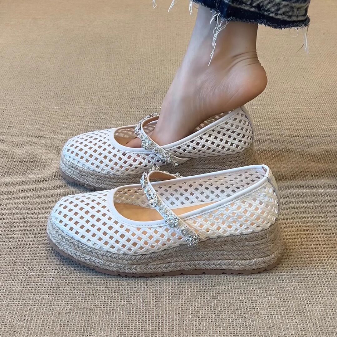 nnmiss/5cm小众甜美圆头花朵一字带单鞋休闲厚底草编坡跟编织凉鞋