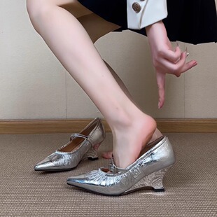 6.5cm小众高级感尖头褶皱浅口一字带坡跟气质单鞋 nnmiss·34