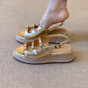 nnmiss/5cm草编坡跟简约复古圆头扣带百搭厚底休闲露趾凉鞋