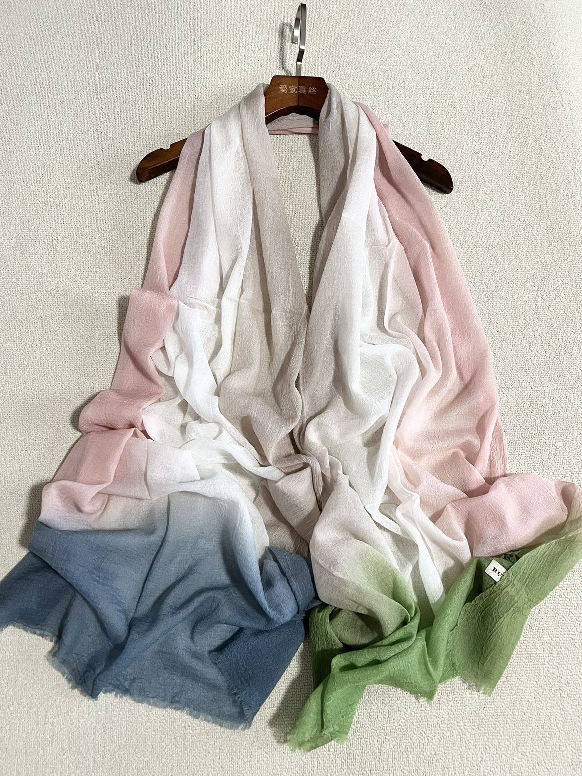 时髦洋气渐变色长款百搭围巾女纯山羊绒柔软舒适围脖冬季保暖披肩