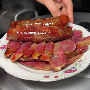 正宗川味纯肉腊肠四川特产农家自制柴火烟熏辣肠北川腊肉麻辣香肠