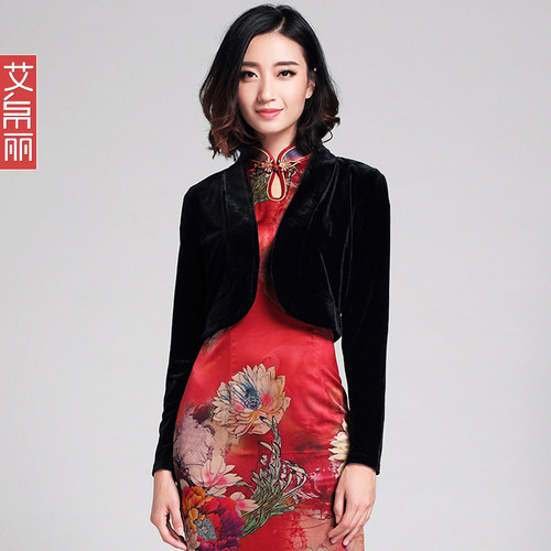 2026新款长袖小披肩旗袍裙外搭短款金丝绒上衣女款时尚开衫短外套 - 封面