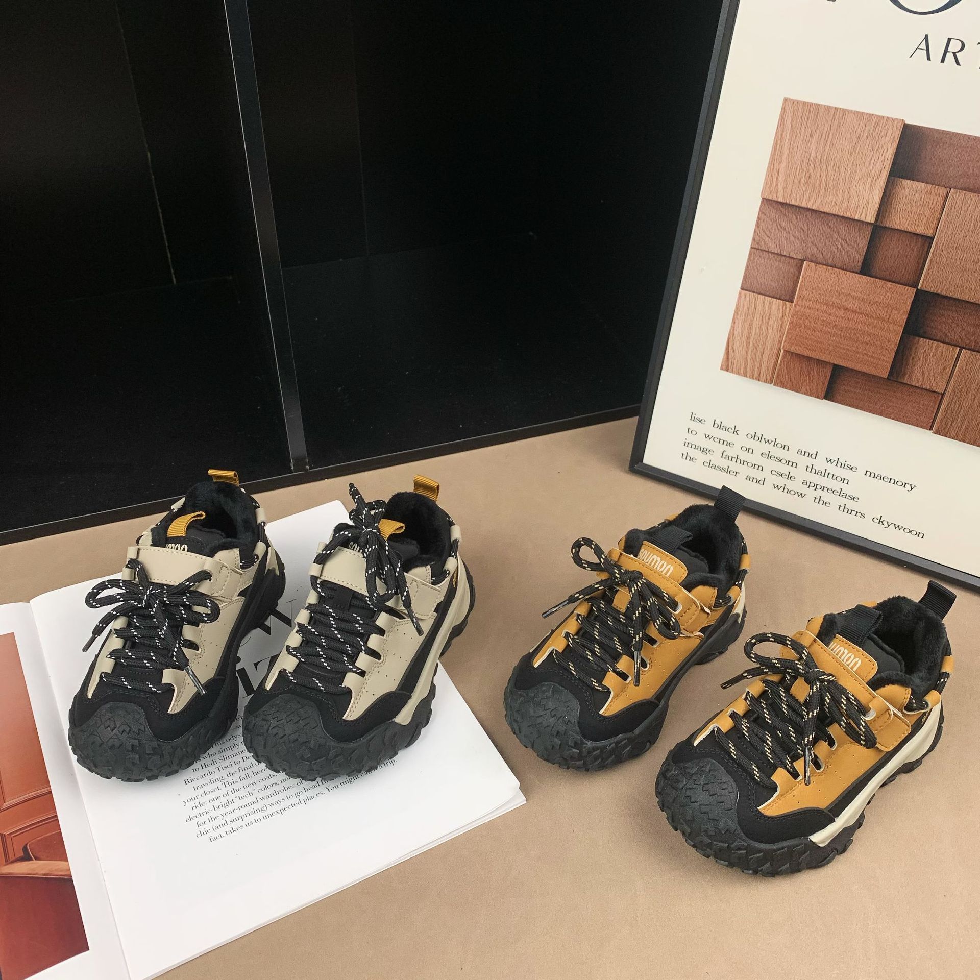 儿童运动鞋2025冬季新款男童加绒登山鞋女童跑步鞋学生防滑休闲鞋