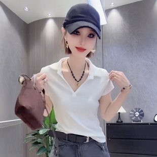 上衣女士2026新款夏季简约风Polo领短袖上衣设计感半开领减龄小衫