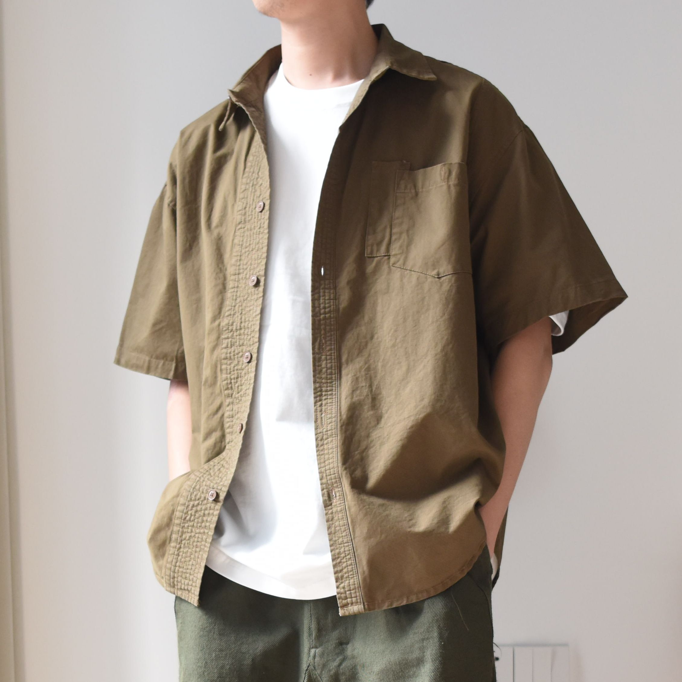 复古纯色翻领工装短袖衬衫