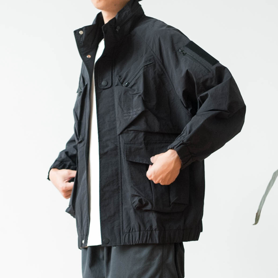 复古多口袋臂章设计立领工装夹克