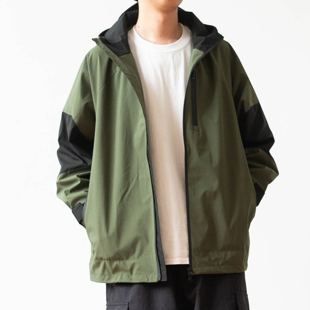 潮流撞色连帽户外防水冲锋夹克