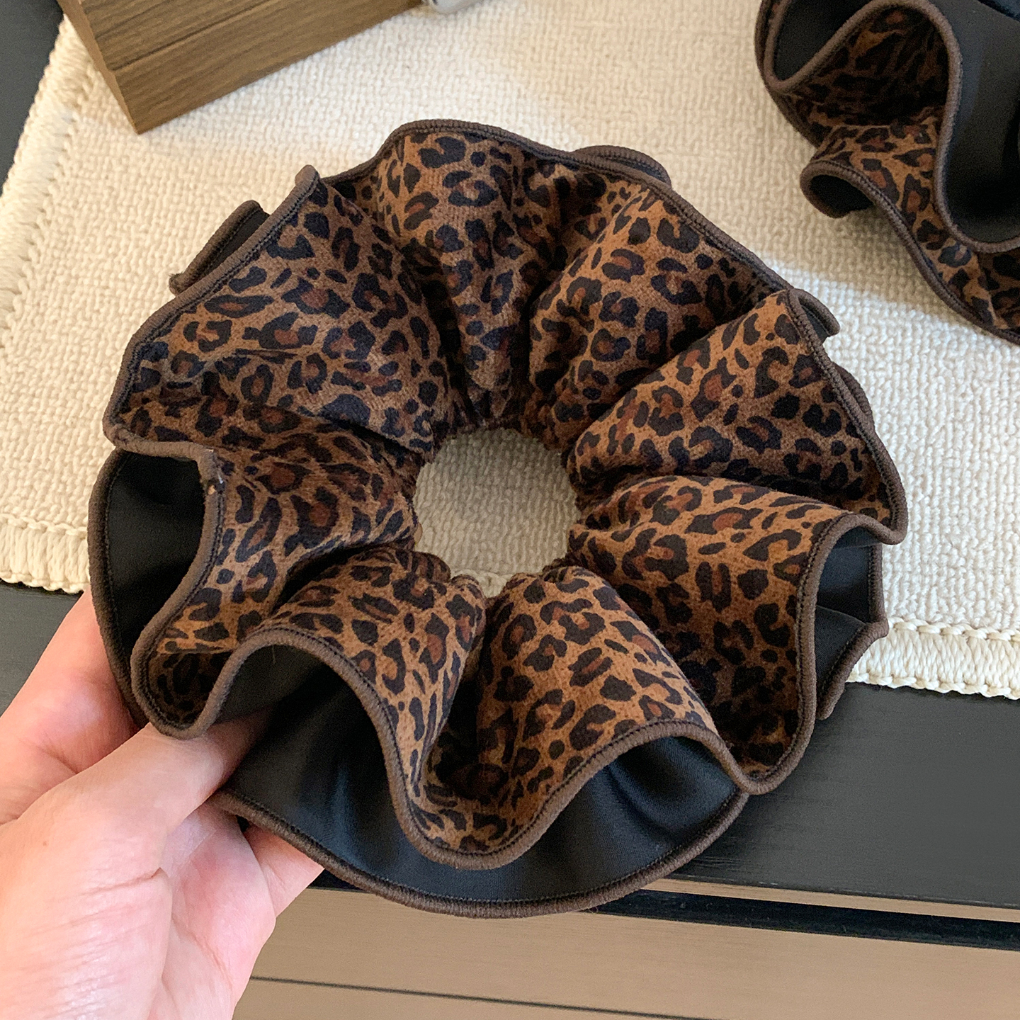 韩国加大号豹纹丝绒双层大肠发圈