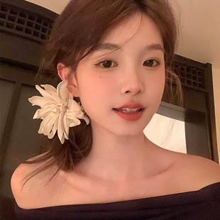 韩系精致白色花朵珍珠大肠发圈少女侧边低马尾扎头发头绳头花头饰