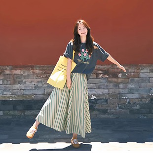 胖mm遮肉显瘦花朵T 大码 新款 宽松女装 条纹半身裙减龄两件套 夏季